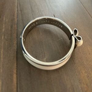 Marc by Marc Jacobs bow white bracelet